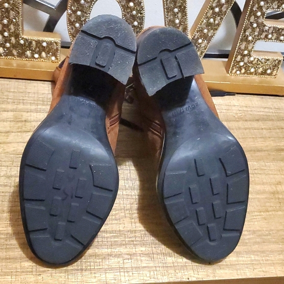 Aquatalia ITALY Brown Suede Iriana Ankle Heel Lug Zip Water Resisant Boots Sz 7 - Picture 7 of 12